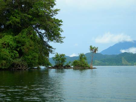 Lake Sentani in West Papu